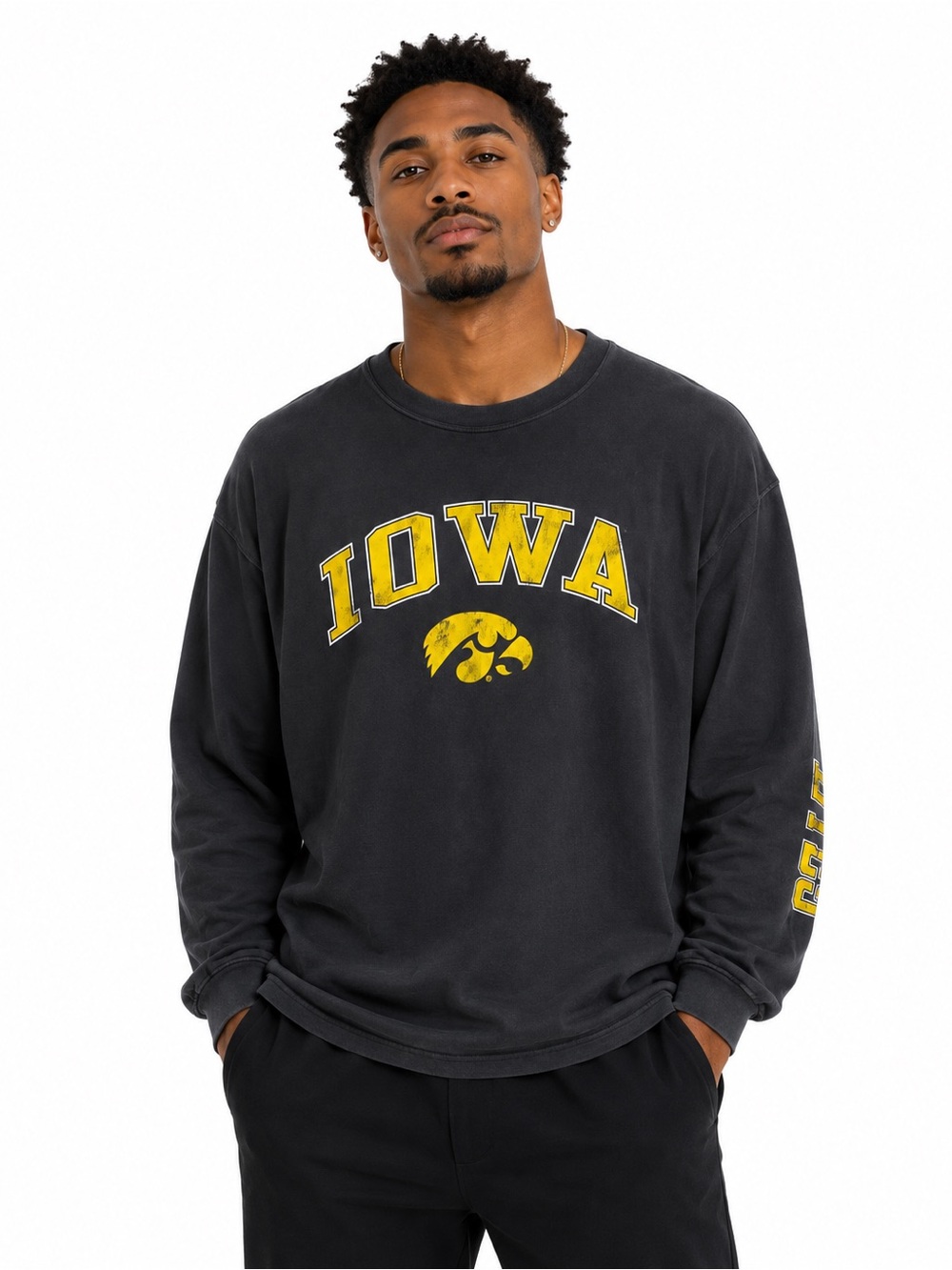 Iowa Hawkeyes Long Sleeve T-Shirt Faded Black Distressed Graphic NCAA XL